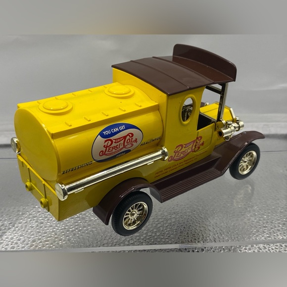 “Pepsi Cola” Vintage “Ford Model T” Delivery Truck - Die Cast 1:64 Scale - Picture 4 of 8